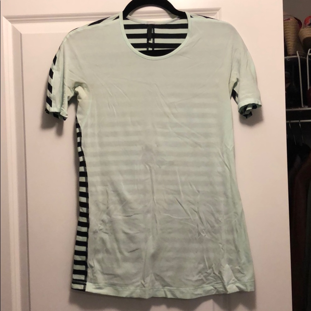 Lululemon size 4 luon shirt